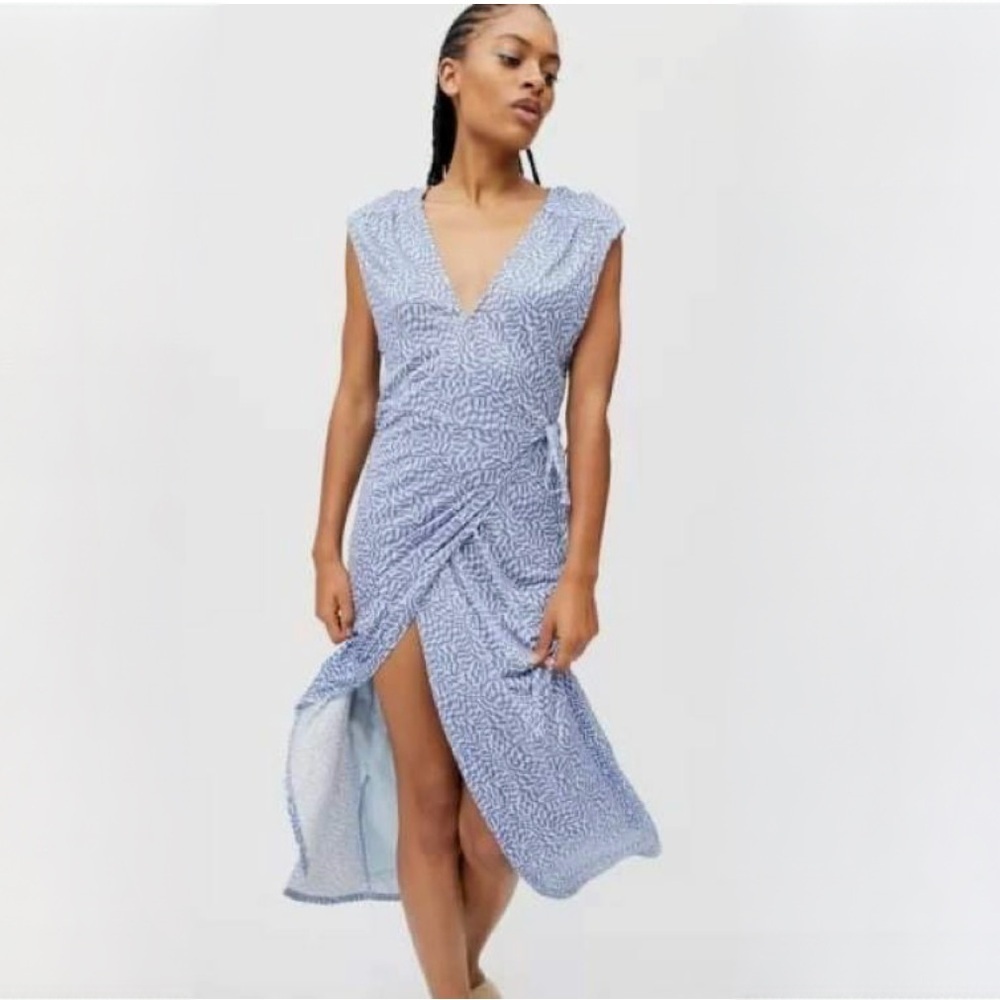 NWT Urban Outfitters Zina Geometric Blue Wrap Midi Dress